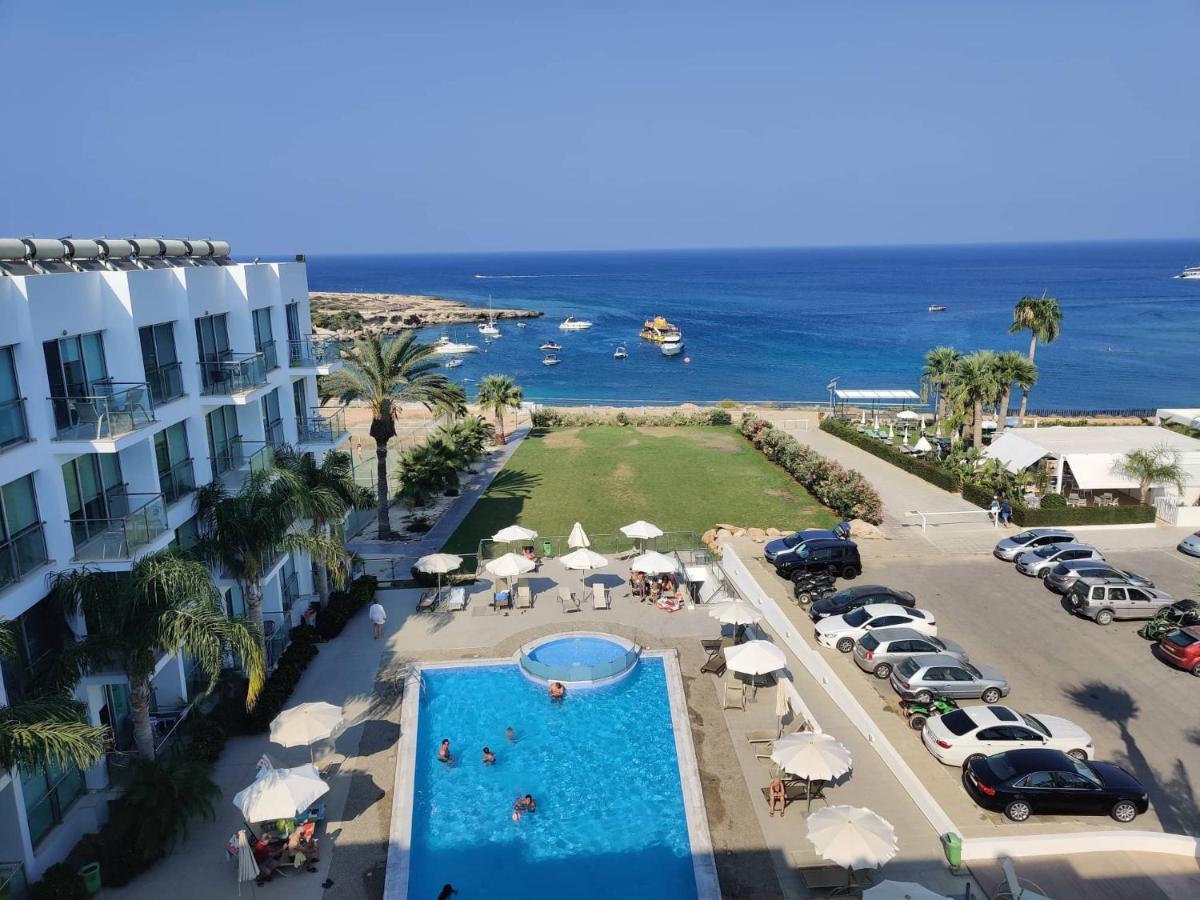 Dream Vacation By The Sea *